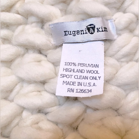 EUGENIA KIM Cream 100% Peruvian Wool Neck Warmer Scarf with Tassles - Picture 4 of 4